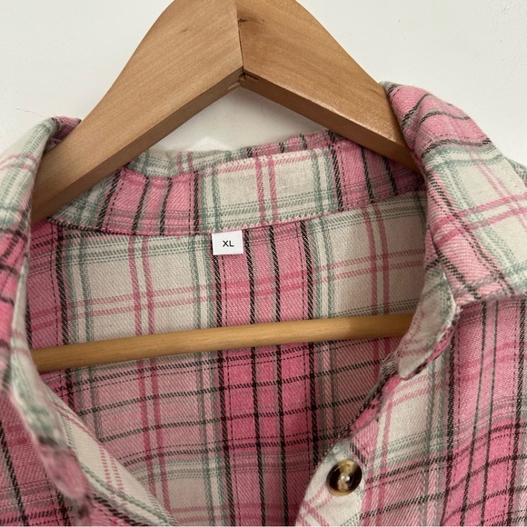Pink Plaid Flannel XL Button Down Blouse Women’s Like New - Picture 4 of 7